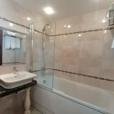 Aristokrat 3* Obzor